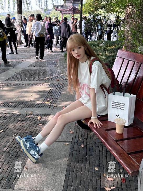 头条女神-刘芸熙 头条女神 - 精选作品!刘芸熙白丝写真,快来围观这位少女心炸裂的博主!