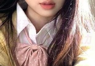 头条女神 – 张蓝欣校服写真，作品集展现校园生活中的青春魅力
