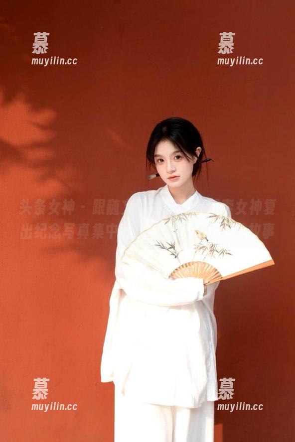 头条女神-文雪 头条女神 - 跟随文雪的脚步,探索女神复出纪念写真集中的真实原图与背后的故事