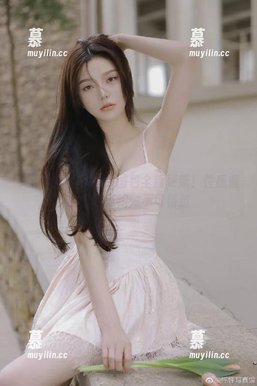 头条女神-梦心玥 头条女神 - 梦心玥图包全新更新!性感健身房写真绝对不可错过