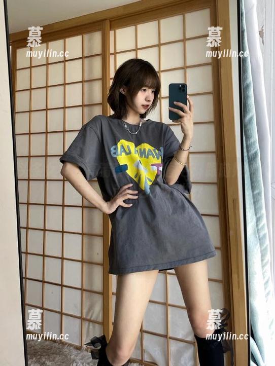 头条女神-蔡楠 头条女神 - 高清蔡楠裸足图包:跟随她的步伐,走入艺术的世界