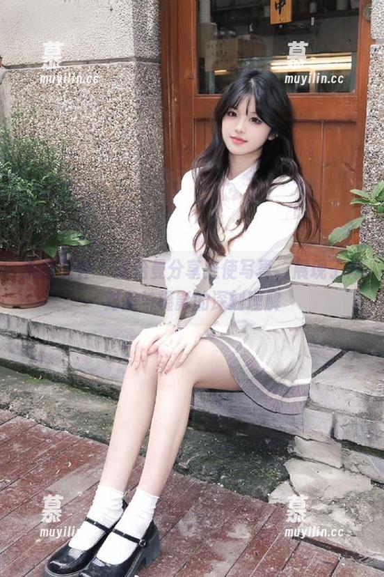 头条女神-陈怡曼 头条女神 - 陈怡曼分享天使写真,展现了她对美与摄影的深刻理解