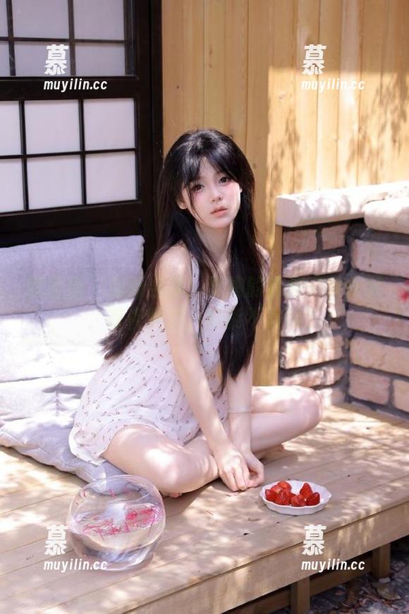 奔跑的晶骡子 微密圈 - 最新合集:奔跑的晶骡子女仆装,夜夜梦游,谁能不心动?