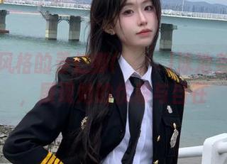 无圣光风格的姜仁卿(강인경)泳池美照套图，展现她的优雅与自在