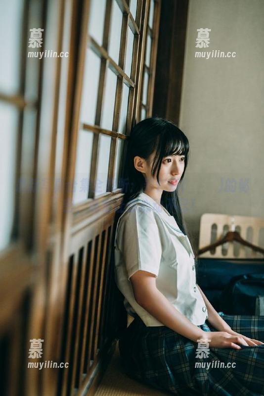 最新写真合集全解析：姜仁卿(강인경)的秘密，必定让你心动不已！