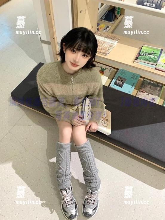演绎性感与甜美，姜仁卿(강인경)粉色内衣写真美图分享！