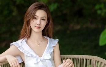 学妹加速跑 – 小冉的私拍少女作品，带你走进梦幻与现实交织的世界