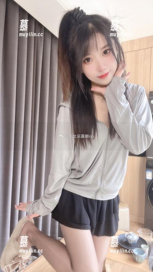 小女巫露娜 观看小女巫露娜的精彩作品:裤里丝为你带来的视觉之旅