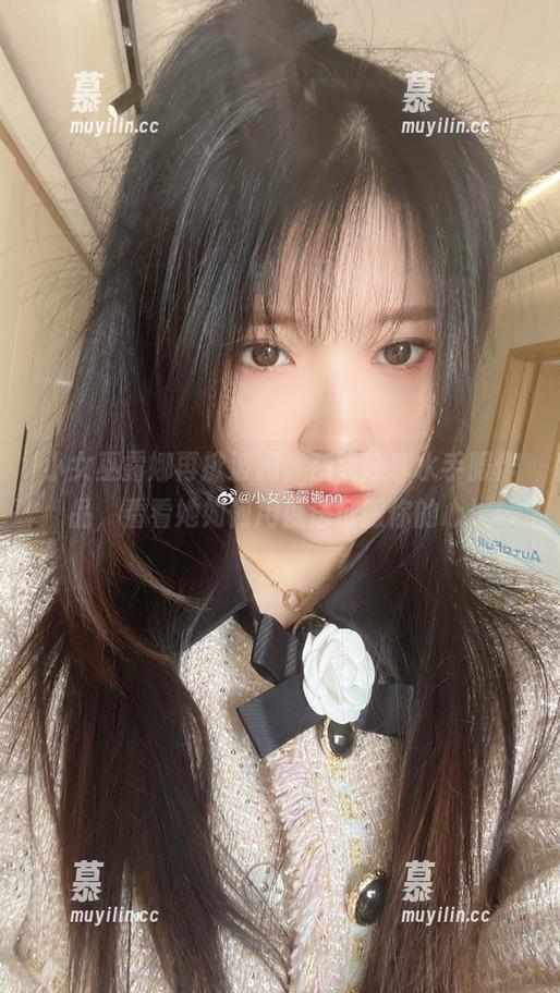 小女巫露娜 小女巫露娜再掀波澜,在线分享水手服作品,看看她如何用魔法征服你的心!