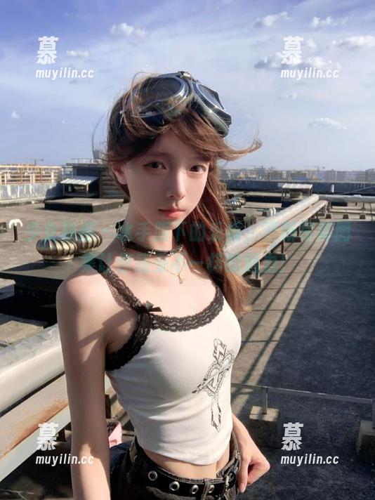 少女秩序 - 水手服下的乐栀，清新写真图集让你感受不一样的魅力！