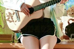 少女秩序 – 小满美脚高清原图免费下载，尽享免费的视觉艺术之旅