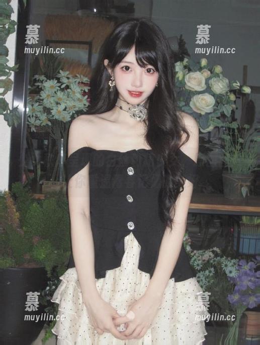 少女秩序呈现的白丝粉裙少女，原图图片让你重温青春记忆的美好
