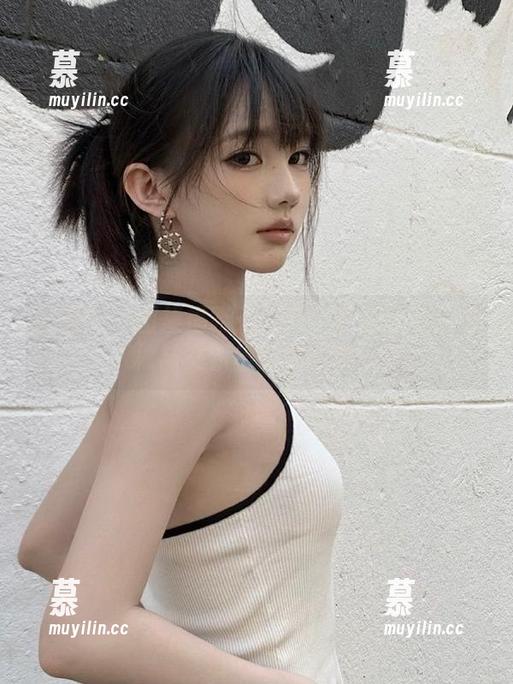 尤果网 - 图集揭晓：一只香蕉船的私拍与棉袜交织出的美丽故事