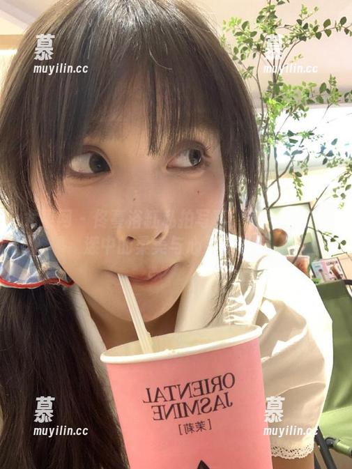 尤果网-佟蔓 尤果网 - 佟蔓浴缸私拍写真:感受水波荡漾中的柔美与心灵的碰撞