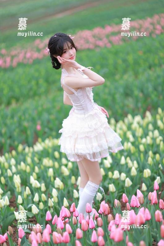尤果网-夏乔 尤果网 - 专属定制夏乔海边写真图集:尽享阳光与海浪的洗礼