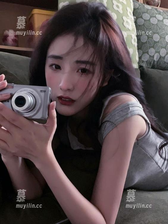 尤果网-方子萱 尤果网 - 探索方子萱护士写真作品集,每一幅作品都是对奉献精神的深刻诠释