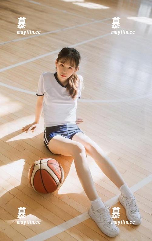 尤果网-欣杨Kitty 尤果网 - 欣杨Kitty新力作!豹纹主题图集全面更新,展现迷人风采与个性