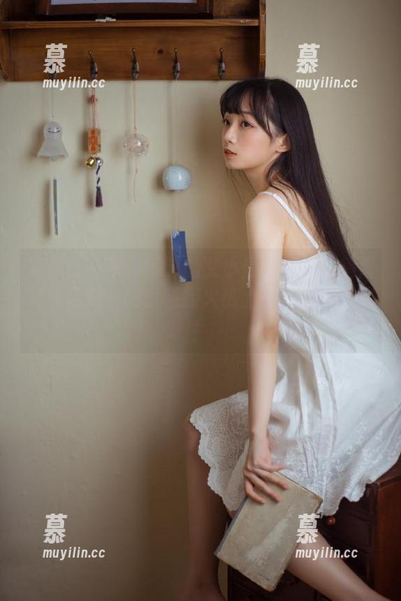 尤物馆-艾小青 尤物馆 - 不容错过的艾小青网袜美腿翘臀写真合集,网盘链接火热上线,速来下载!