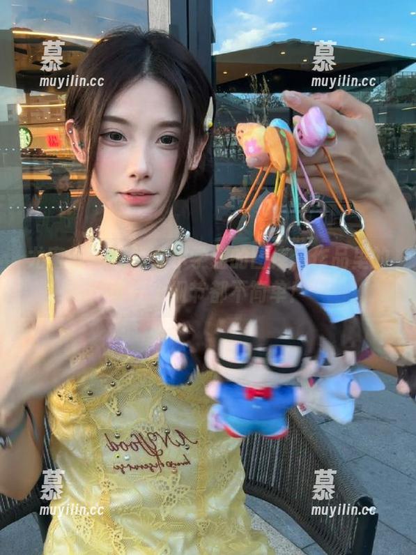 尤蜜荟-允尔 尤蜜荟 - 深扒允尔学姐的图库,作品里的每一个细节都不简单!