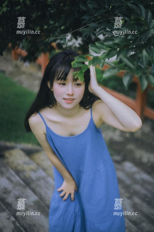 尤蜜荟 - 快来收藏！娜露的私房美图，带你揭秘美足背后的秘密！