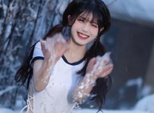 尤蜜荟 – 甜美思淇Sukiii的连衣裙图片，收集她的时尚资源一起欣赏吧！