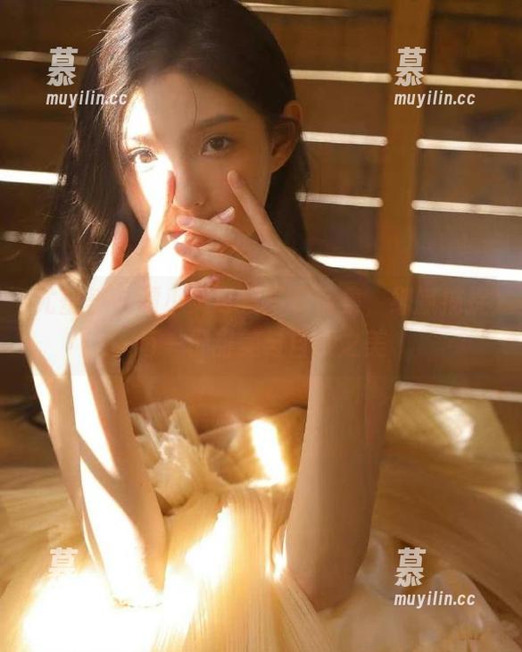 尤蜜荟 - 谭小灵可爱写真合集，细腻捕捉每一份甜美与自然之美