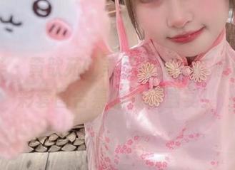 尤蜜荟 – 黄歆苑的美足写真，带你走进精彩套图合集的视觉盛宴！