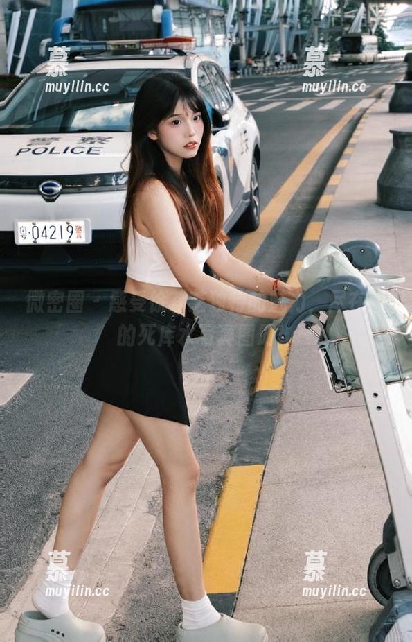 徐莉芝 微密圈 - 感受徐莉芝独特的魅力,尽在她的死库水写真图册!