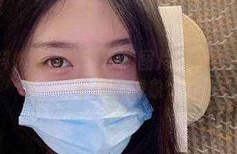最新抖娘利世网袜诱惑图片：她的魅力超乎你的想象