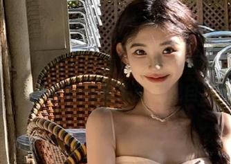 推女神 – 发现Ann尤美最新制服作品精选，感受她如何在镜头前展现自我魅力