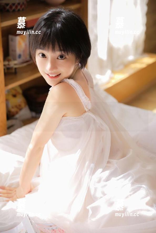 推女神-可蕊娜 推女神 - 可蕊娜水手服写真套图,高清画质展现完美曲线!