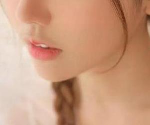 推女神 – 在线拥有：黄歆苑chobits护士写真合集，感受她温暖的职业精神与美丽身影！