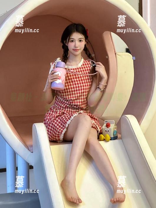 星颜社-刘钰儿 星颜社 - 探索刘钰儿的制服写真集:高清镜头下的时尚女神!