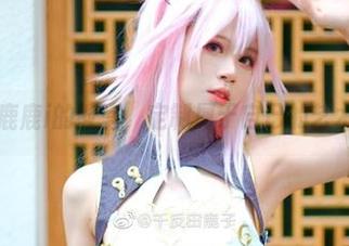 走进星黛鹿鹿i的教室，定制属于自己的艺术写真作品