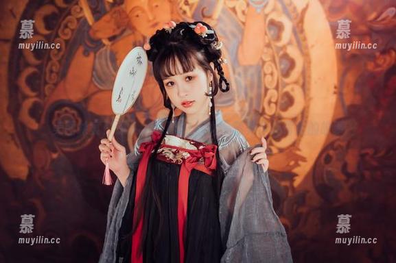 晕崽Zz 美图飨宴:深入“晕崽Zz修女”精美作品背后的故事
