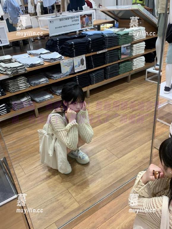 果团网-周妍希 果团网 - 亮瞎你的眼!最新周妍希油亮作品,仿佛整个人都被注入了“润滑剂”!