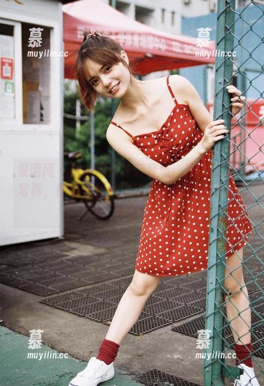 果团网-通灵儿 果团网 - 最新图册强势登场:通灵儿女仆写真,配合独特视觉效果,治愈你的心灵创伤!