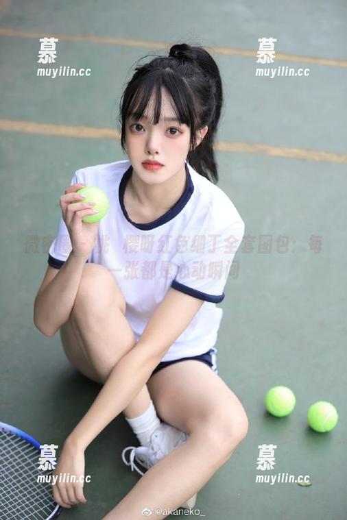 桃沢樱呀 微密圈 - 桃沢樱呀红色细丁全套图包:每一张都是心动瞬间