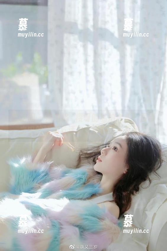 桃沢樱呀 微密圈 - 探索桃沢樱呀的私拍合集:吊带之中的娇媚与活力,尽在这一系列!