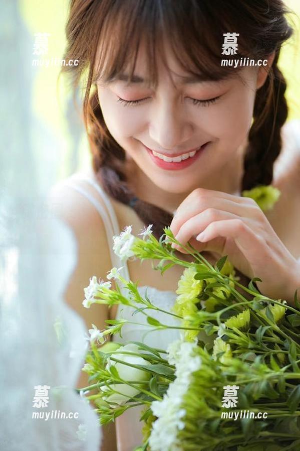 桃沢樱呀 微密圈 - 快来看看桃沢樱呀的高清黑丝套图,诱人美姿引人入胜!