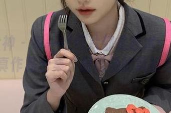 梦丝女神 – 每一张照片都是艺术：宁夏网袜写真作品合集，展现她的风格与个性