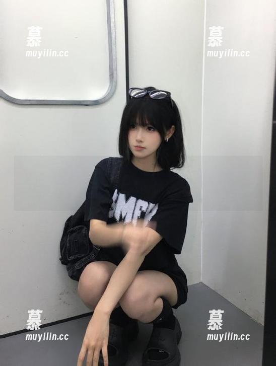 森萝财团 来自森萝财团的楼梯间黑丝小妹合集,壁纸版图大揭秘,撩动你的心弦!