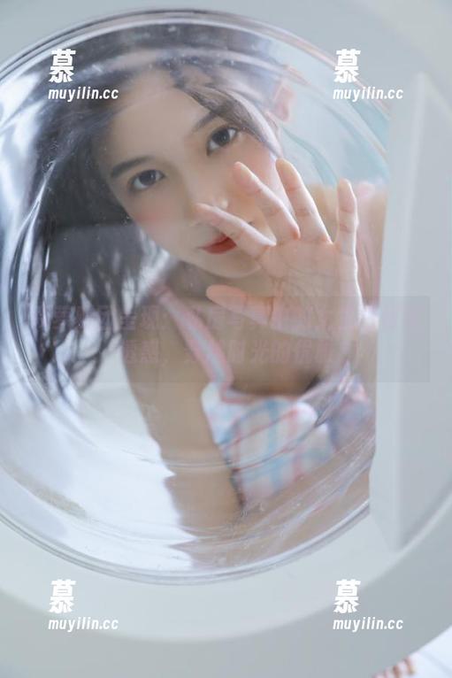 森萝财团 森萝财团呈现:私房写真中的女生白衬衣透惑,穿越时光的优雅