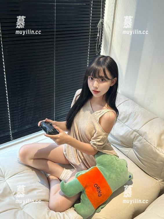 模特联盟-李李七七喜喜 模特联盟 - 李李七七喜喜私拍作品集,学妹用镜头讲述青春的故事与光影