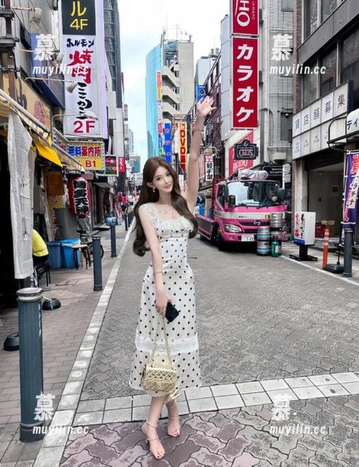 模范学院-SiByl李思宁 模范学院 - SiByl李思宁水手服写真合集:在阳光与海浪中绽放的甜美瞬间