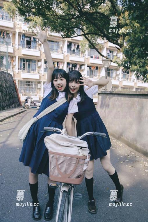 模范学院-樱桃小犊子 模范学院 - 独特视角之美:樱桃小犊子在图库中呈现的“修女”作品的灵感来源