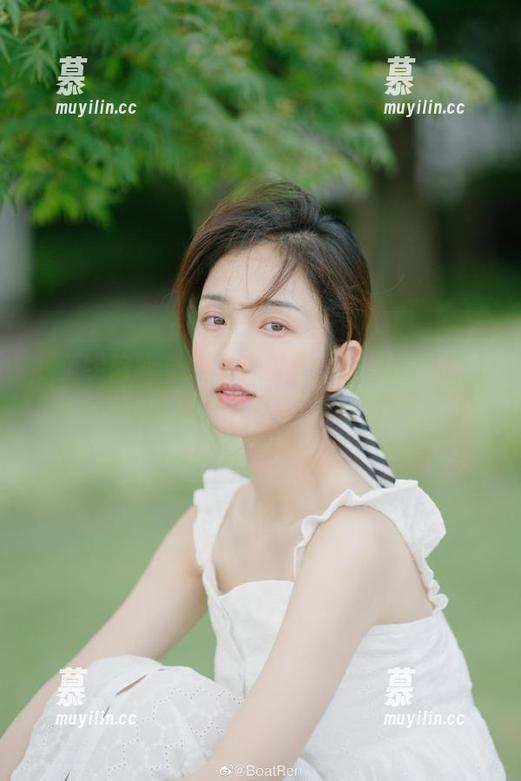 模范学院-美七mia 模范学院 - 最新写真聚焦:美七mia在办公室里的个性与灵感碰撞
