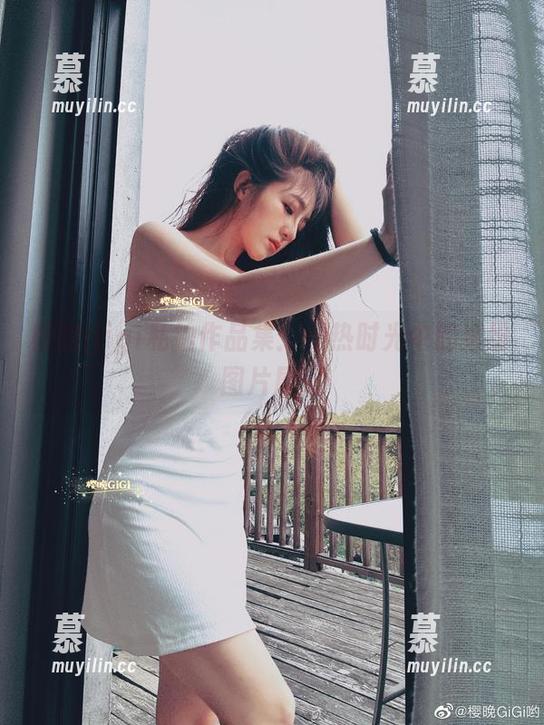 樱晚gigi 樱晚gigi私拍作品集:灼热时光中的缤纷图片展现