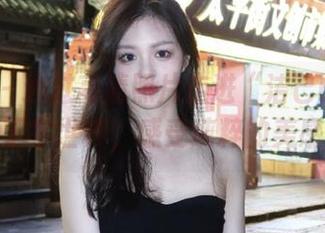 微密圈 – 通过高清照片走进“洁己u”的白色丁字世界，感受纯粹的美感！