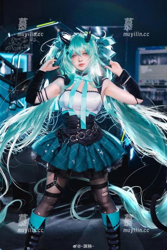 渊秧 渊秧最新原创:体操服摄影作品展现动与静的完美结合,敬请关注精彩更新!